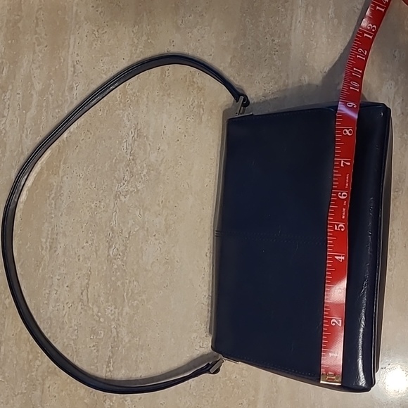 LIZ Claiborne Y2k Navy Blue Sholder Bag With magnetic Flap, EUC, Vegan Leather. - Picture 7 of 11